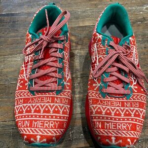 💚❤️Brooks Levitate 5 Run Merry Christmas Running Shoes Mens 8 GREAT CONDITION